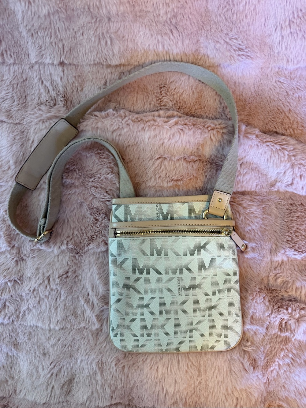Michael Kors Cream Logo Crossbody with Adjustable Strap - Picture 2 of 4